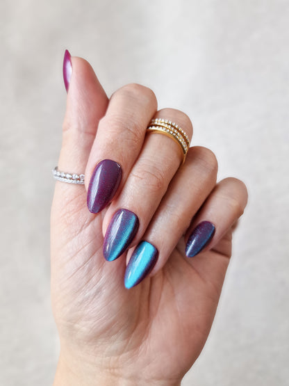 Aurora Night - Short Almond - Cat Eye Press-Ons