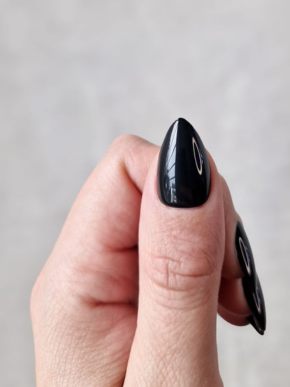 Blackout - Short Almond - Press-Ons