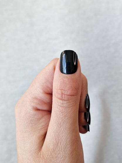 Blackout - Extra Short Squoval - Press-Ons